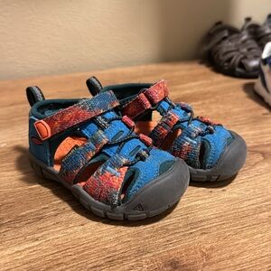 Toddler Keen Sandals sz 4